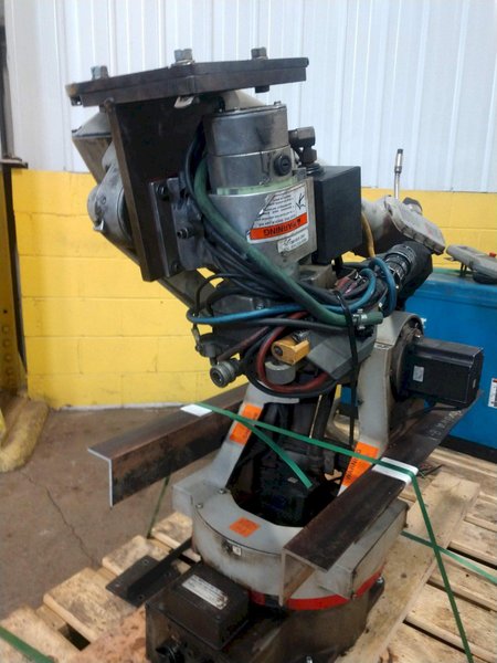 6 AXIS MOTOMAN MODEL SK16-6 ROBOT WELDING CELL WITH MILLER AUTO DELTAWELD 452 WELDER: STOCK #13838