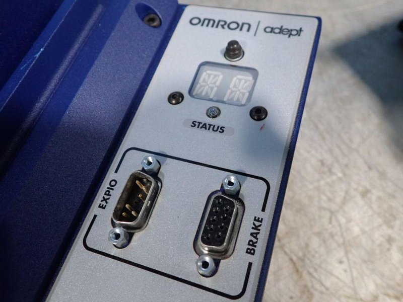 OMRON ROBOT CONTROLLER  -  EMB-40R