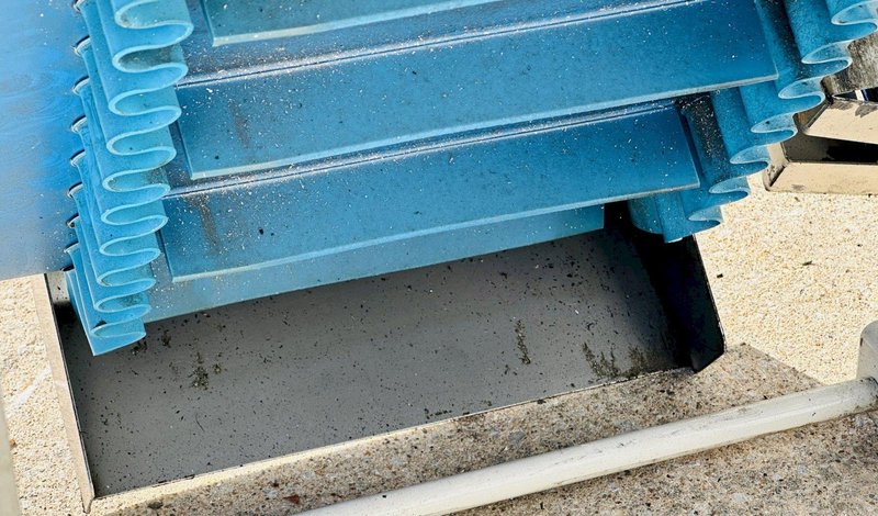 EMI Plastics Equipment  |  EAC12 - 48 - 40  |  12” x 48" Incline Belt Conveyor