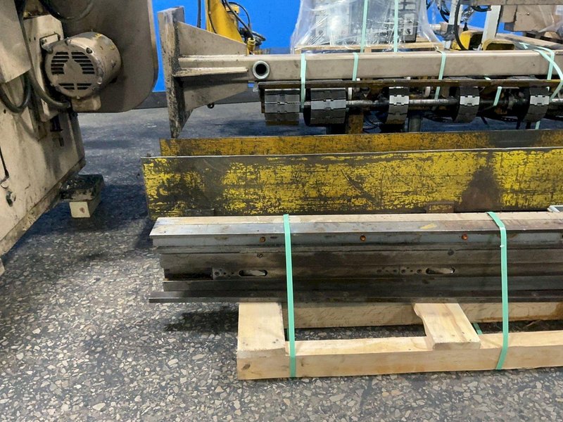 CINCINNATI 1/4” MILD STEEL SHEAR  -  1810G