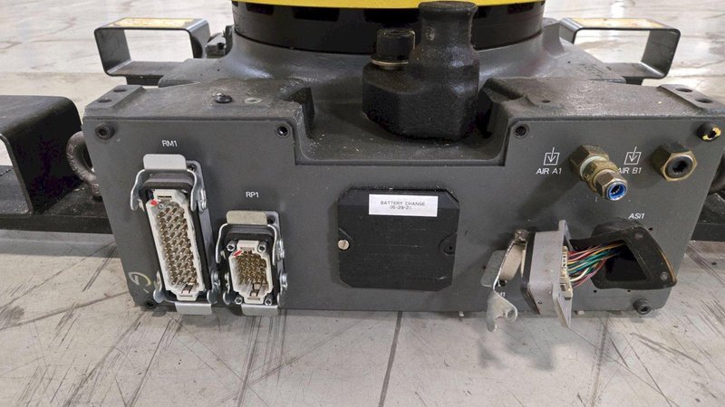 FANUC R2000IB/175L ROBOT ONLY DAMAGED CONNECTOR USED