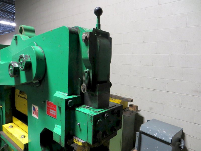 125 Ton Unihydro Hydraulic Ironworker Model P125-24