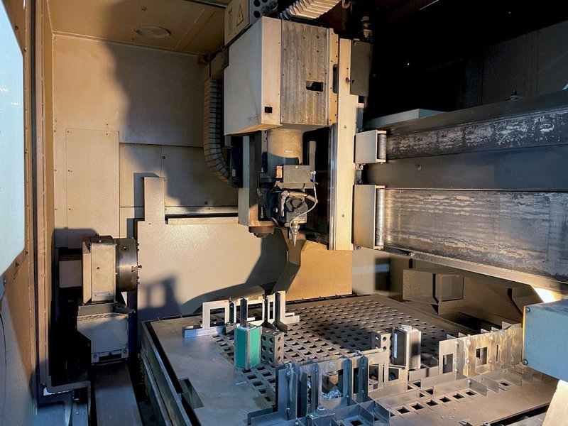 Mazak Space Gear U44 2.5KW 6 Axis w/Rotery CO2 Laser