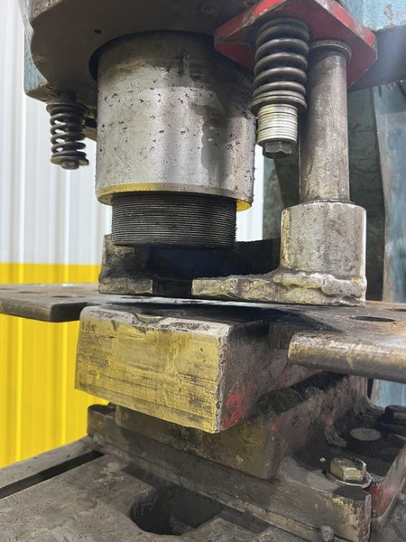 125 TON KINGSLAND MODEL #125XS HYDRAULIC IRONWORKER: STOCK #19921