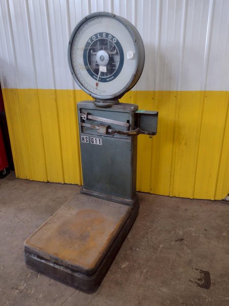 125 LB TOLEDO MODEL #2181 FLOOR SCALE: STOCK #18816