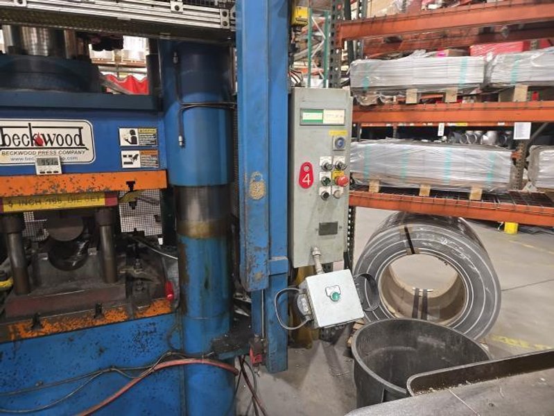 800 TON BECKWOOD MODEL #800-30-38 4 POST HYDRAULILC PRESS 12” STROKE : YOBRO #26049