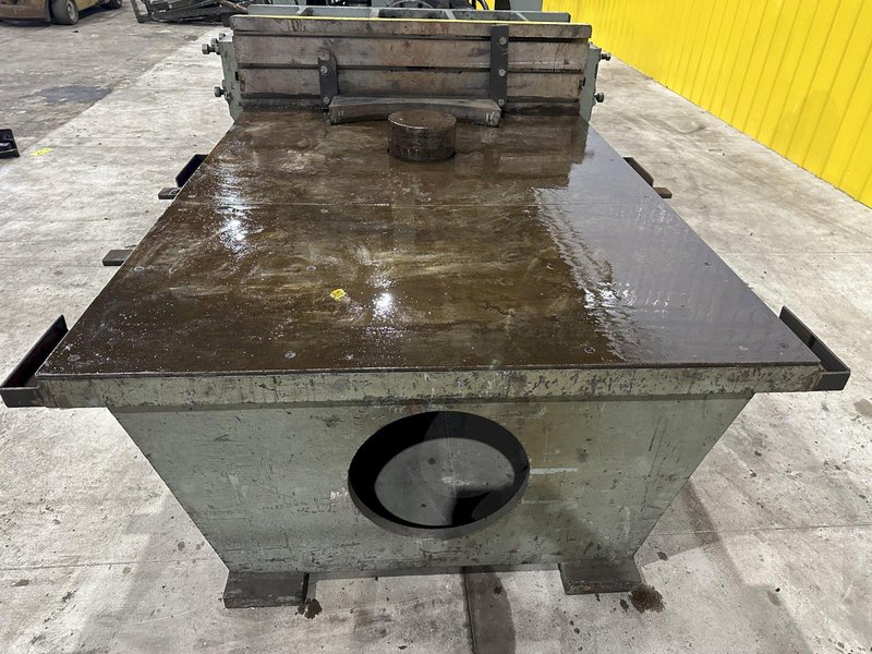 200 TON BEATTY HYDRAULIC BULLDOZER TYPE HORIZONTAL PRESS: STOCK #20538