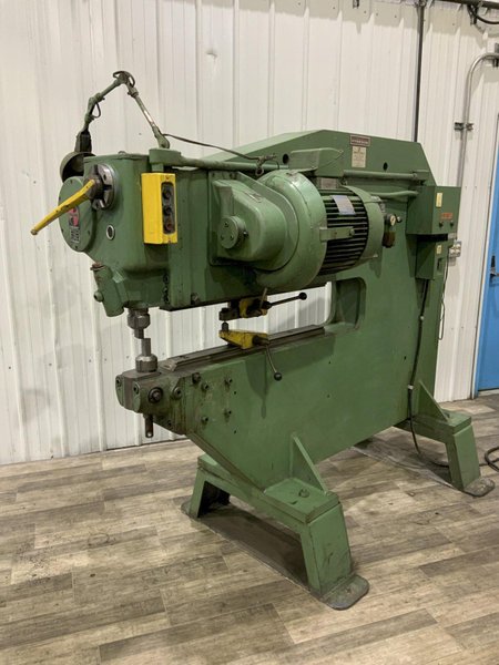 PULLMAX MODEL # P-9 NIBBLER: STOCK #80785