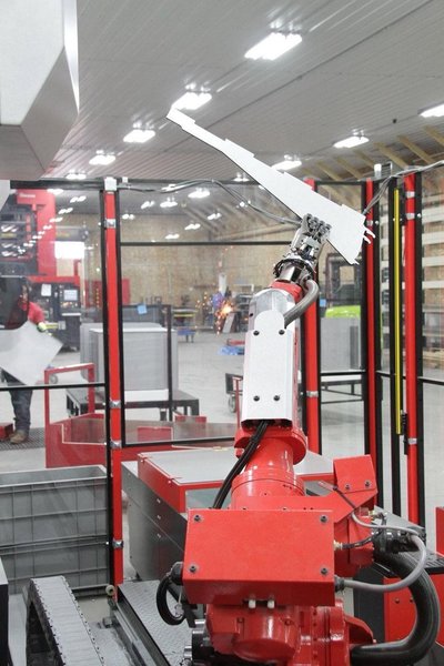 60 Ton x 4′ Amada EG6013 Automated Bend Cell, 2017 – 6 -Axis Robot, 7-Axis Backgauge