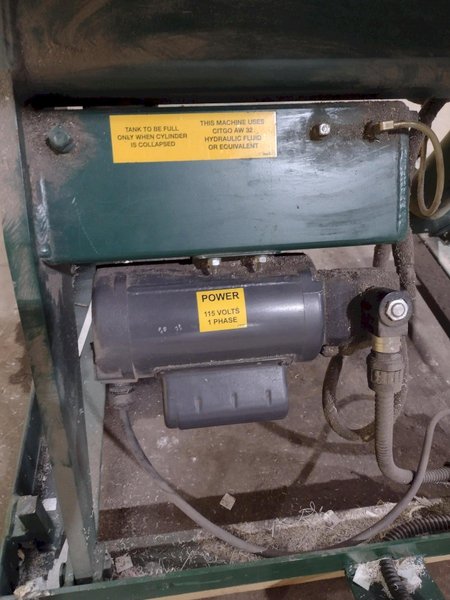 3,000 LBS 72" X 48" SOUTHWORTH LIFT TABLE W/ ROTATING TOP: STOCK #20938