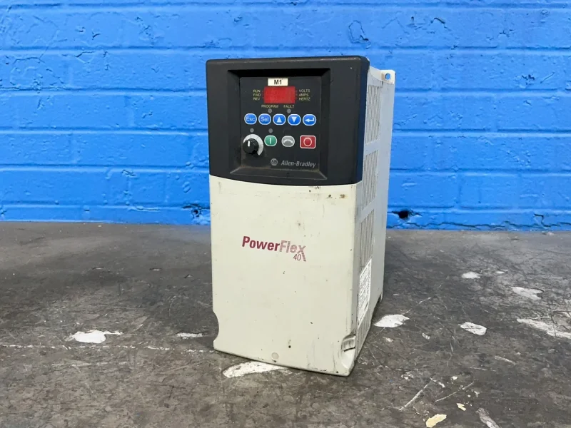 ALLEN BRADLEY 7.5 HP AC DRIVE  -  22B-E9P9N104