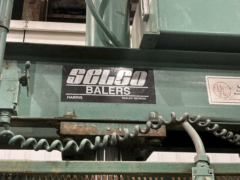 SELCO MODEL V5-HD VERTICAL HYDRAULIC BALER: YOBRO #24583
