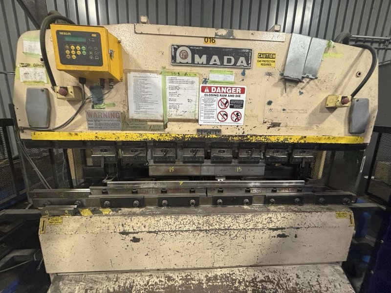 88 Ton x 8′ Amada RG 80 Press Brake, 1982 – Tooling, Backgauge