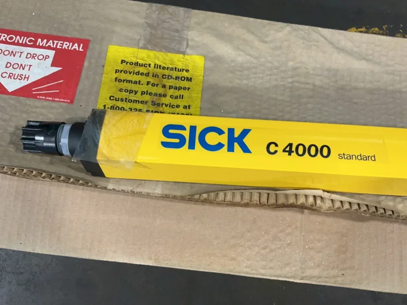 SICK 19 M SCANNING RANGE SAFETY LIGHT CURTAIN SENDER  -  C40S-0703DA010