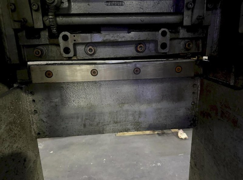 24" X 10" GA LODGE &amp; SHIPLEY S-25CT24 MECHANICAL SHEAR. STOCK # 0434626