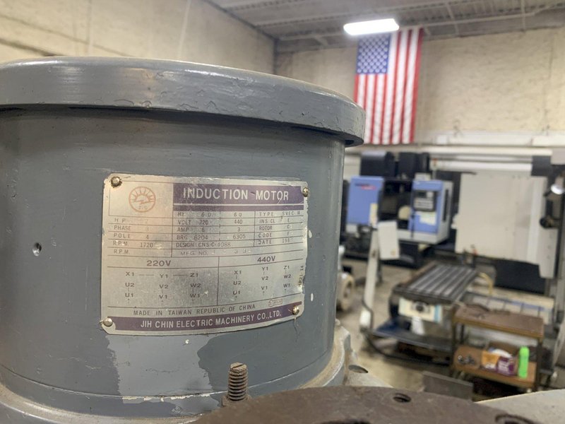 Alliant Variable Speed Vertical Milling Machine
