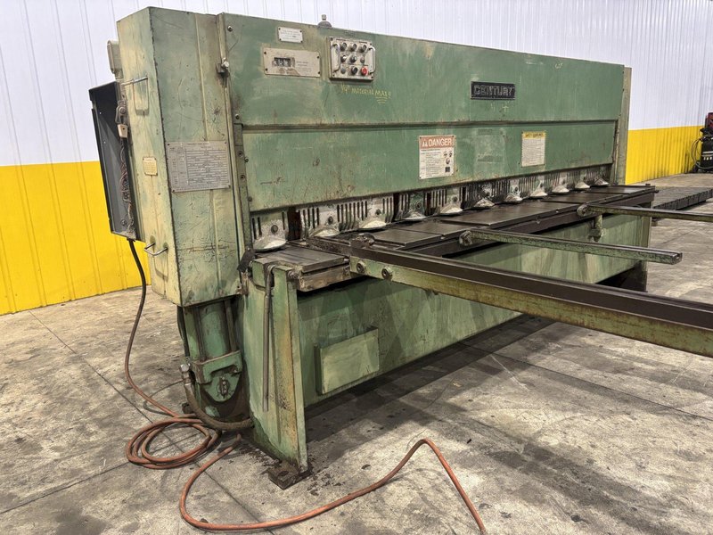 10&#039; x 1/4&quot; CINCINNATI MODEL #2H10 HYDRAULIC POWER SHEAR: STOCK #22535