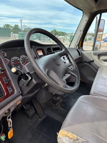 2020 Freightliner M2 106 3ALACXFC8LDLN6122