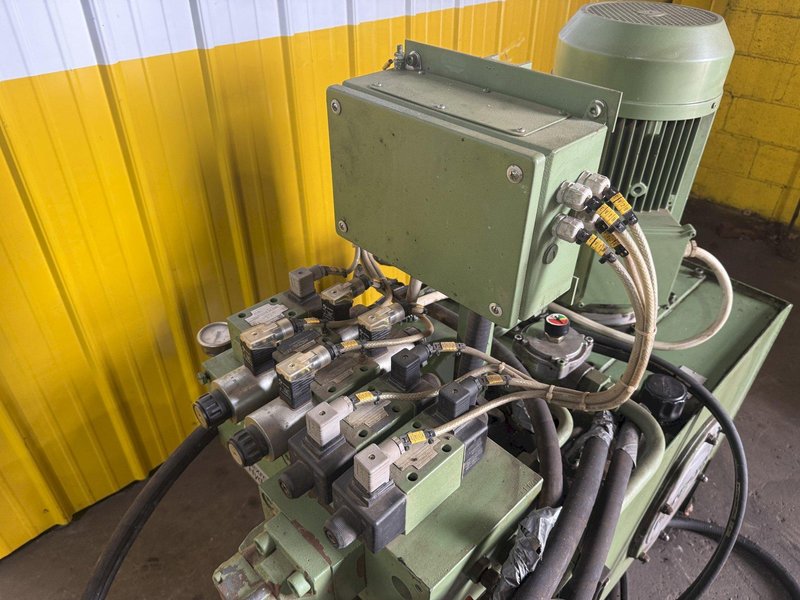 2001 BERCO PT250 TRACK PRESS WITH WTC TRACKMASTER IMPACT WRENCH &amp; CONVEYOR: YOBRO #24374