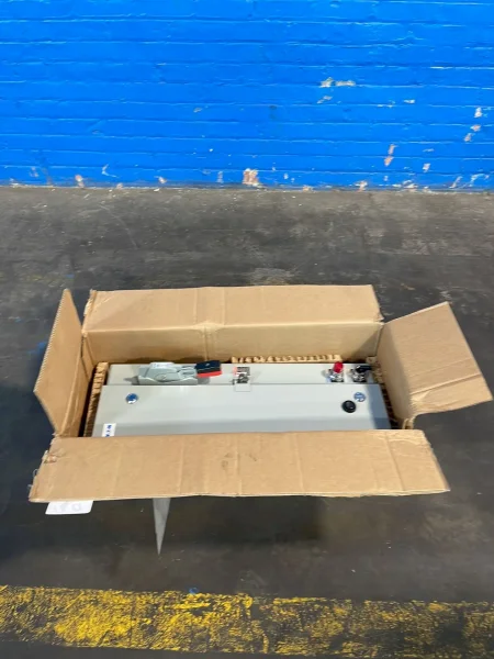 EATON ENCLOSED COMBINATION MOTOR STARTER  -  ECN1801E0B