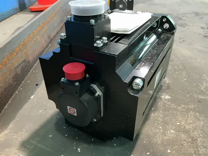 MITSUBISHI ELECTRIC 61 AMPS AC SERVO MOTOR   -  HG-JR11K1M