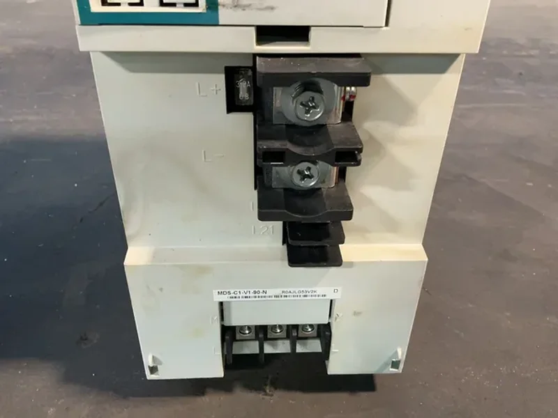 MITSUBISHI SERVO DRIVE UNIT  -  MDS-C1-V1-90-N