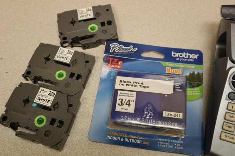 Brother PT-1880 Label Maker Battery Operated with Cassettes- Auction Item