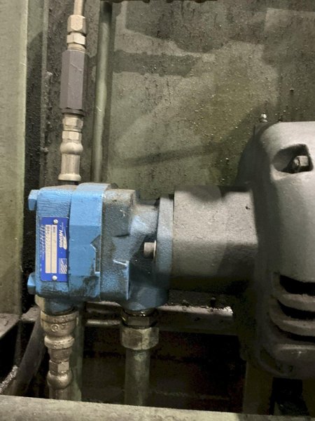 30" X 60" FOX VERTICAL HYDRAULIC BALER: YOBRO #24940