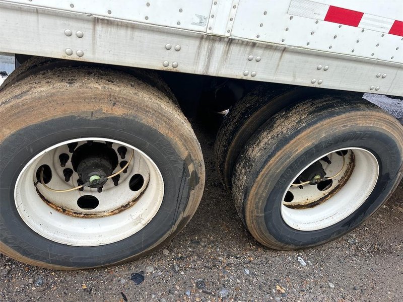 2016 Vanguard 53 x 102 5V8VC5328GM610462