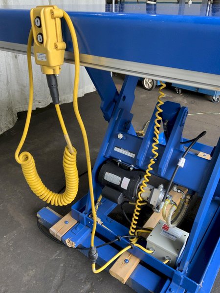 3000 LB VESTIL 48"X 72" HYDRAULIC SCISSOR LIFT TABLE: STOCK #81183