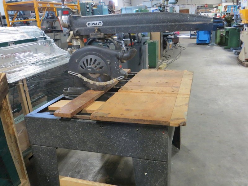 DEWALT HEAVY DUTY 14” RADIAL ARM SAW   MODEL: GAMN TYPE B