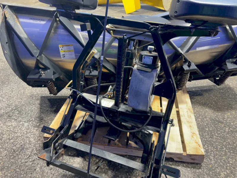 FISHER 8' 6" SNOW PLOW  -  86 XV2