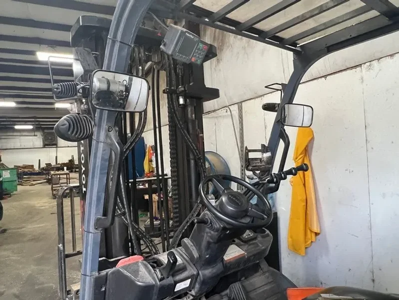 14,000# TOYOTA FORKLIFT STOCK# 4075
