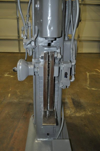 GRANT ORBITAL SPIN RIVETER MODEL 220