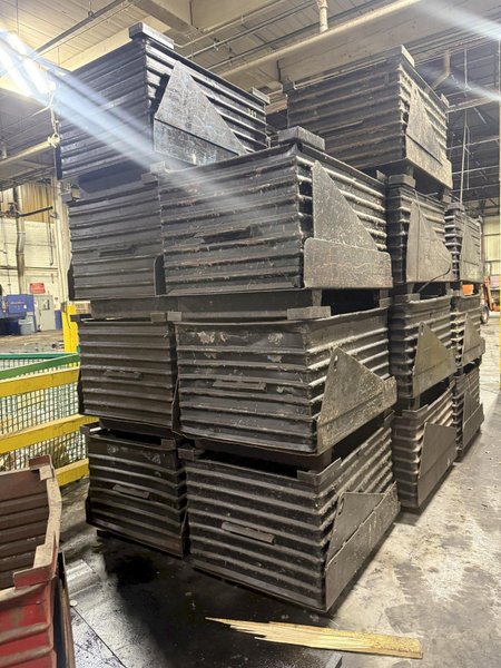 DROP BOTTOM CORRUGATED PARTS BINS / HOPPERS: YOBRO #25888