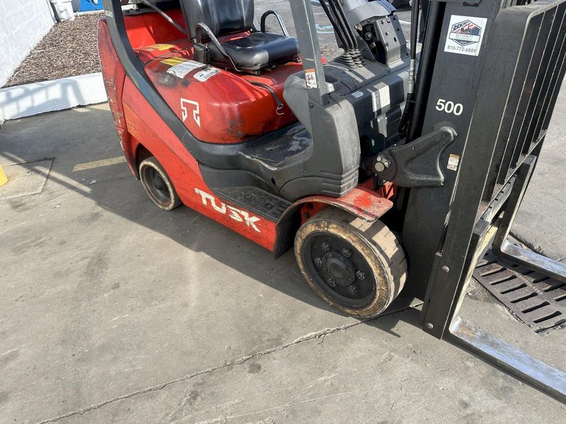 5000 LB TUSK MODEL 500 CG-16 LP GAS FORK LIFT: STOCK #77626