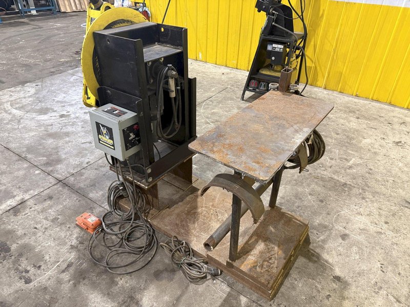 1,250 LB STINGER MODEL #P-1250 PIPE WELDING POSITIONER WITH 30" GRIPPER CHUCK: YOBRO #25216
