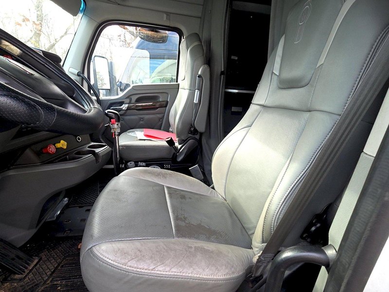 Kenworth T680 Sleeper Truck, 2016 – Paccar MX-13, Eaton Auto