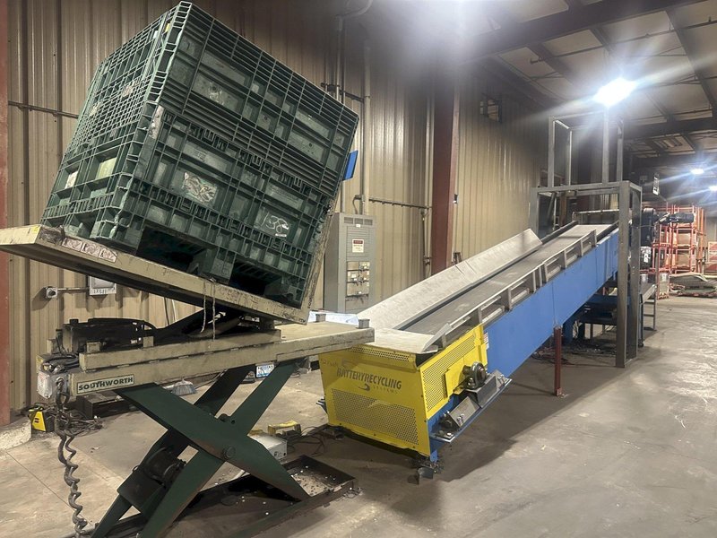 30 HP UNTHA MODEL #RS40 RUBBER SHREDDER GRANULATOR &amp; CONVEYER LINE: STOCK #22349