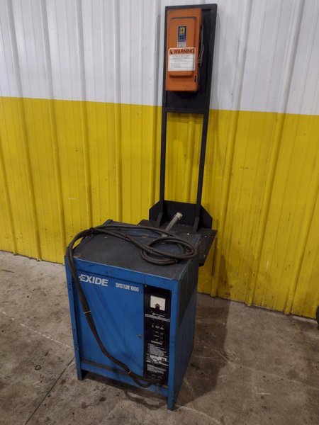 19' HIGH LIFT-A-LOFT MODEL #AMV-20 24 VOLT BATTERY POWERED MOBILE MANLIFT: YOBRO #25280