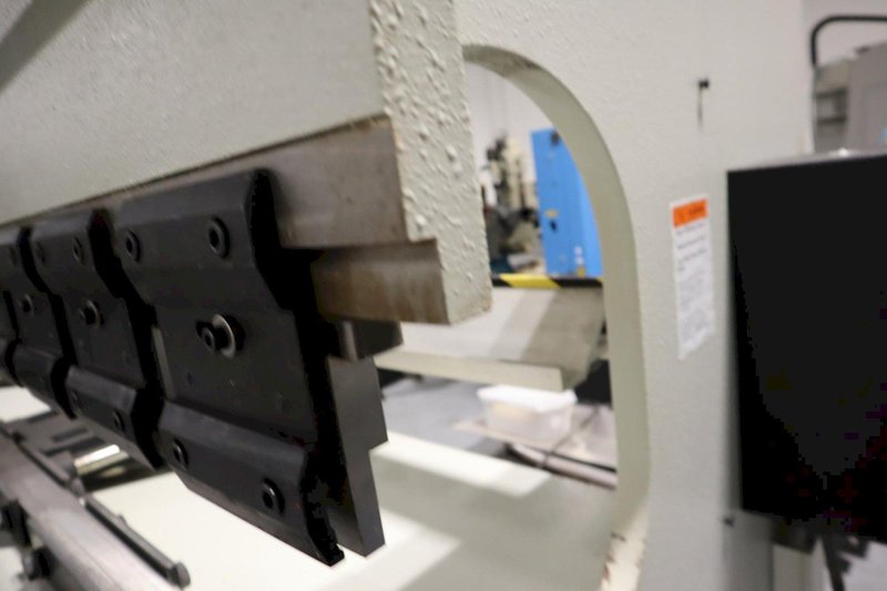 Hurco PA65-25 CNC Hydraulic Press Brake, 71 Ton x 98&quot;, Hurco AutoBend 7 Control and Back Gauge, Large Assortment of Dies