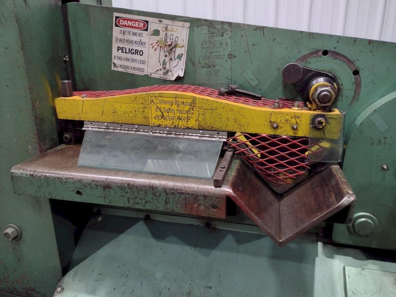 140 TON PIRANHA MODEL #PII HYDRAULIC IRONWORKER: STOCK 19838