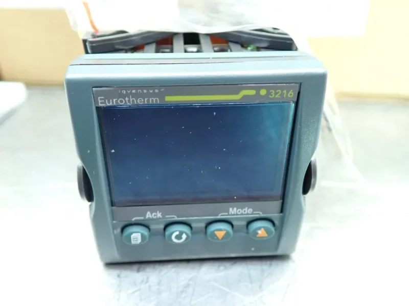 EUTOTHERM TEMPERATURE CONTROLLER, 15PCS  -  3216