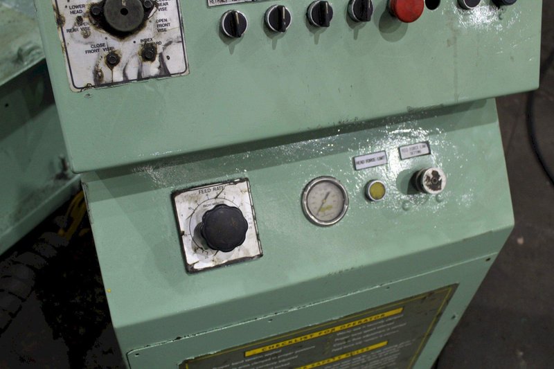 18" X 27" HYDMECH S-25A AUTO MITRE HORIZONTAL BANDSAW: STOCK #72194