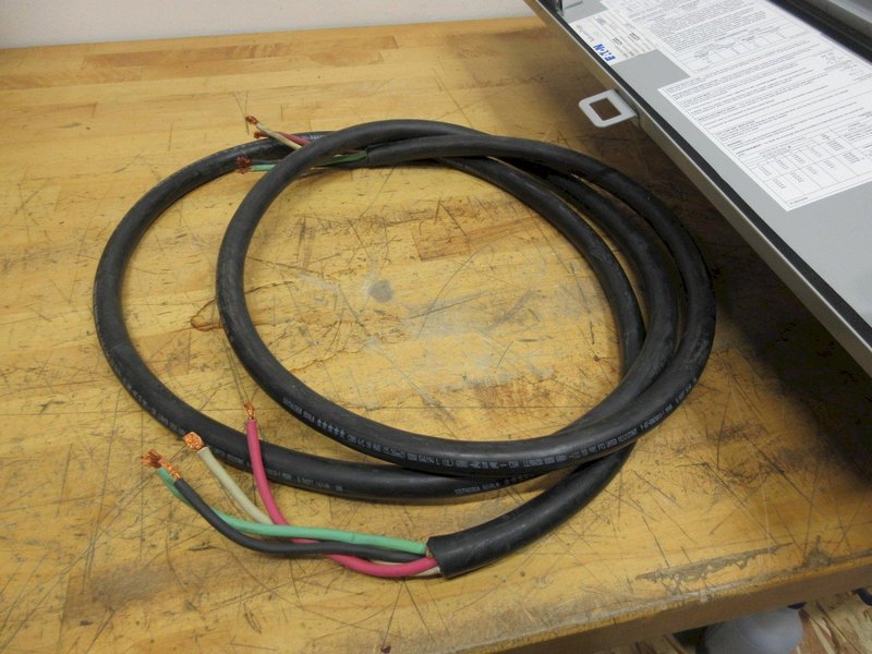 Eaton Freedom NEMA enclosed control, ECN1622CAE, with Southwire 9' Length 4/C 10AWG Cord- Auction Item