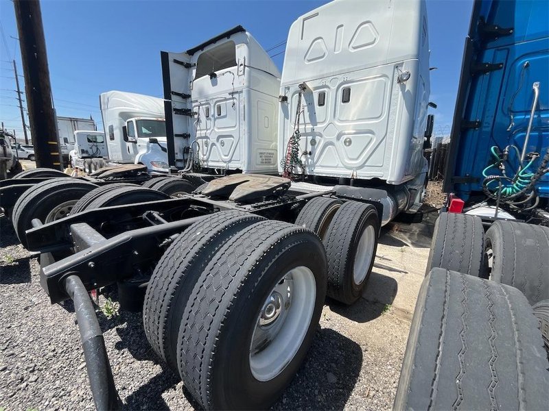 2017 Freightliner Cascadia 125 3AKJGLDR4HDHY0030