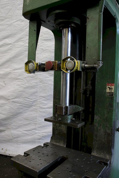 35 TON DENISON C FRAME HYDRAULIC PRESS: STOCK #75433