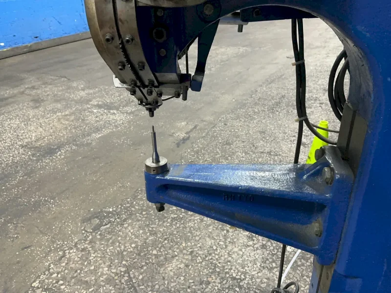 CHICAGO RIVET &amp; MACHINE CO. JAWS 58, ANVIL 387, DRIVER 1046 RIVETER  -  190-86