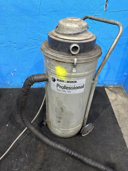 BLACK &amp; DECKER  PORTABLE SHOP VACUUM:  STOCK #77039