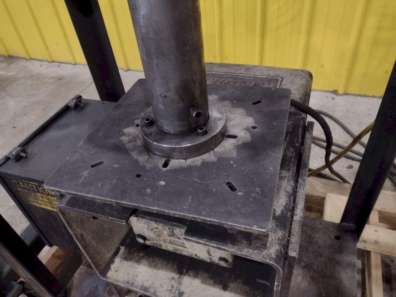 500 LB PANDJIRIS MODEL ALPHA 5-3 WELDING POSITIONER, 115 VOLT: STOCK #23360